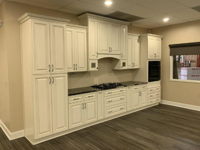 Charleston White Kitchen display
