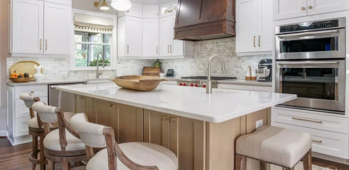 Lancaster Stone Wash Kitchen with Shaker White uppers