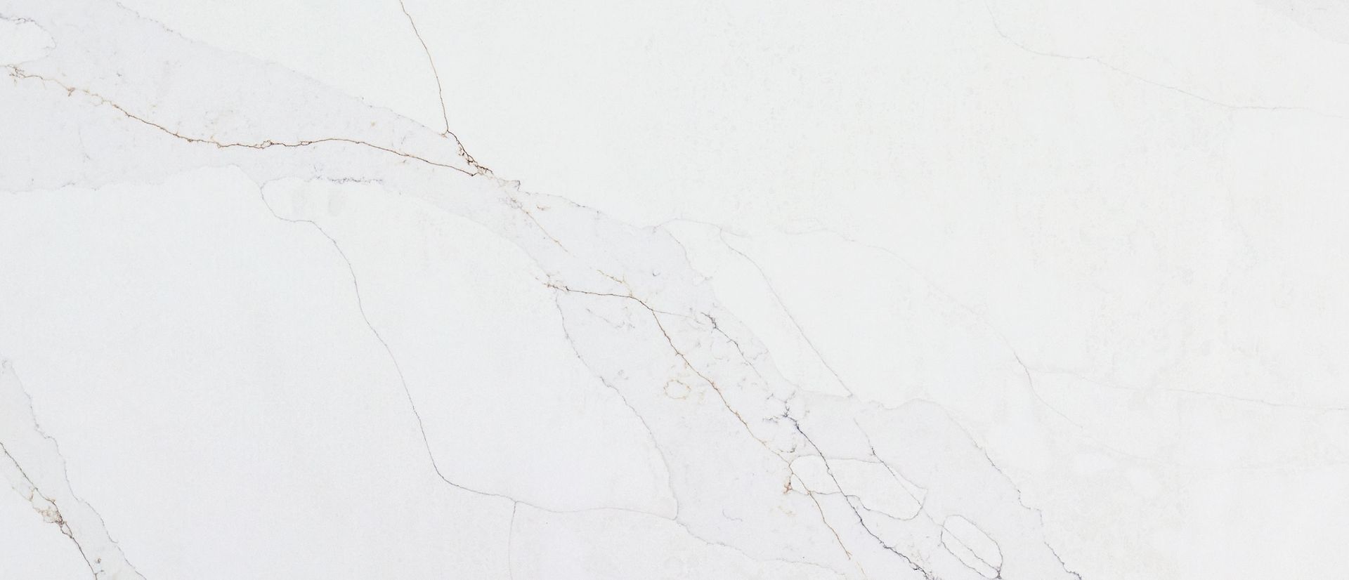 Close-up of Calacatta Abezzo quartz pattern
