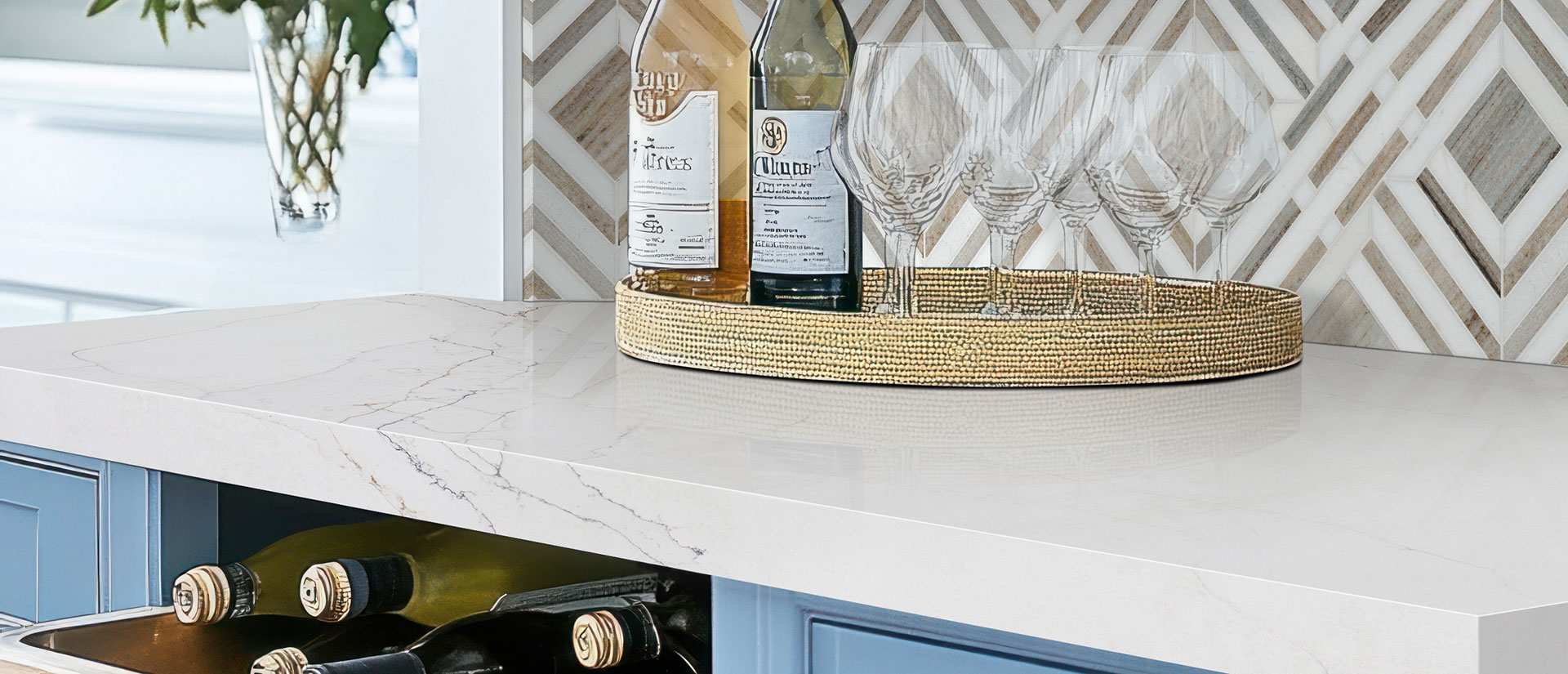 Close view of Calacatta Abezzo quartz in kitchen
