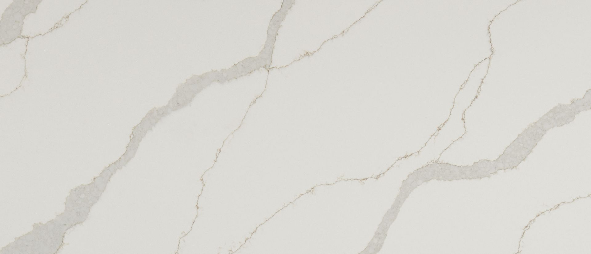 Close-up of Calacatta Idillio quartz pattern