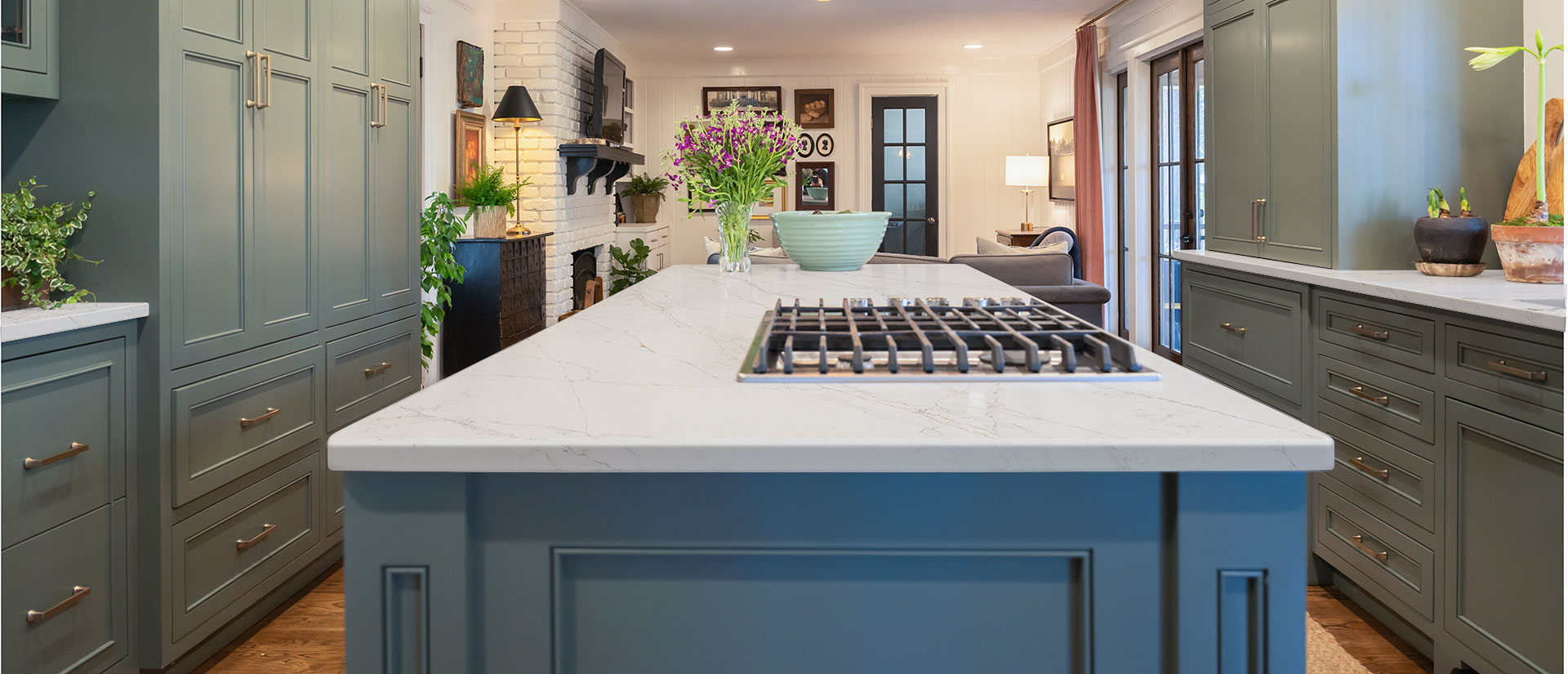 Kitchen island with Calacatta Viraldi quartz