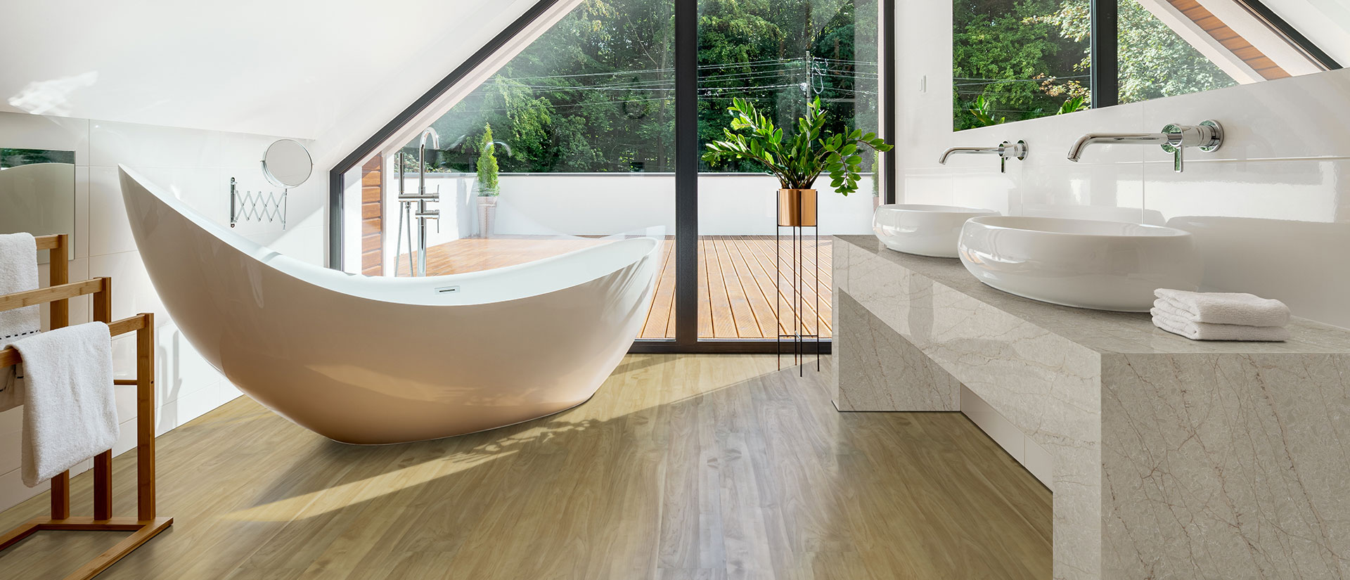 Lumataj quartz with warm flooring and brass fixtures